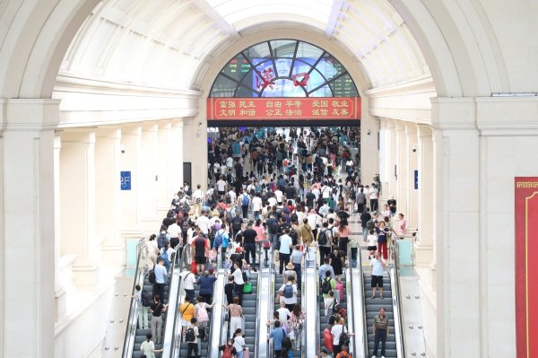鑫恒盈配资 铁路暑运圆满结束&#32;武铁共发送旅客3936.46万人次